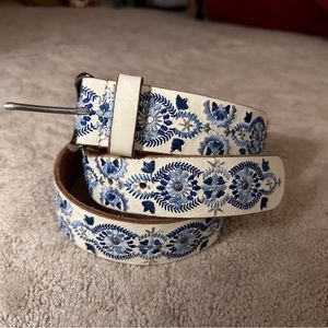 LUCKY BRAND Embroidered white Leather suede belt